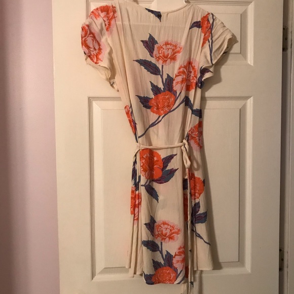 Billabong Floral Wrap Dress - Picture 3 of 4
